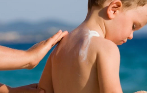 Top 5 Natural Remedies for Dry Skin Relief While Traveling with Kids