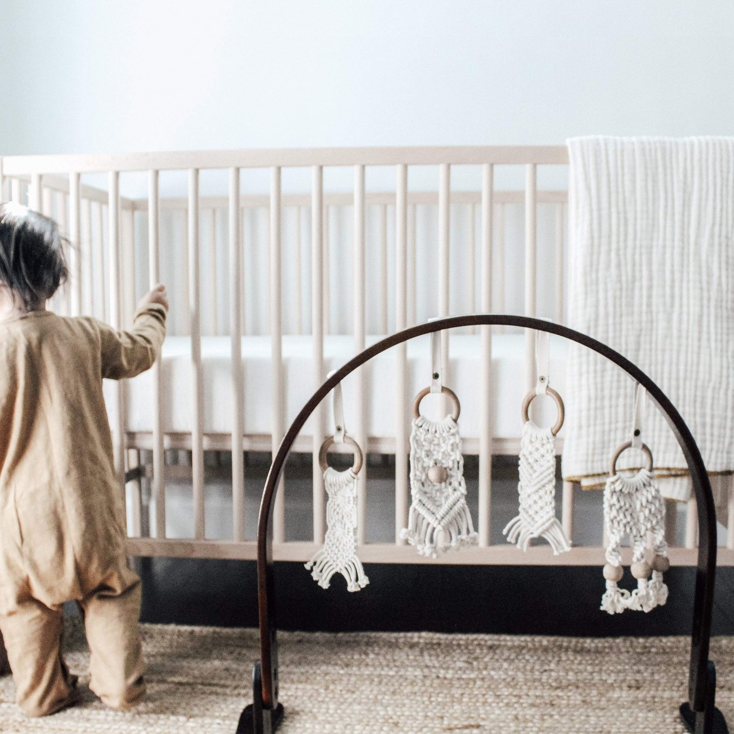 Baby play gym | macrame - dark Finn + Emma