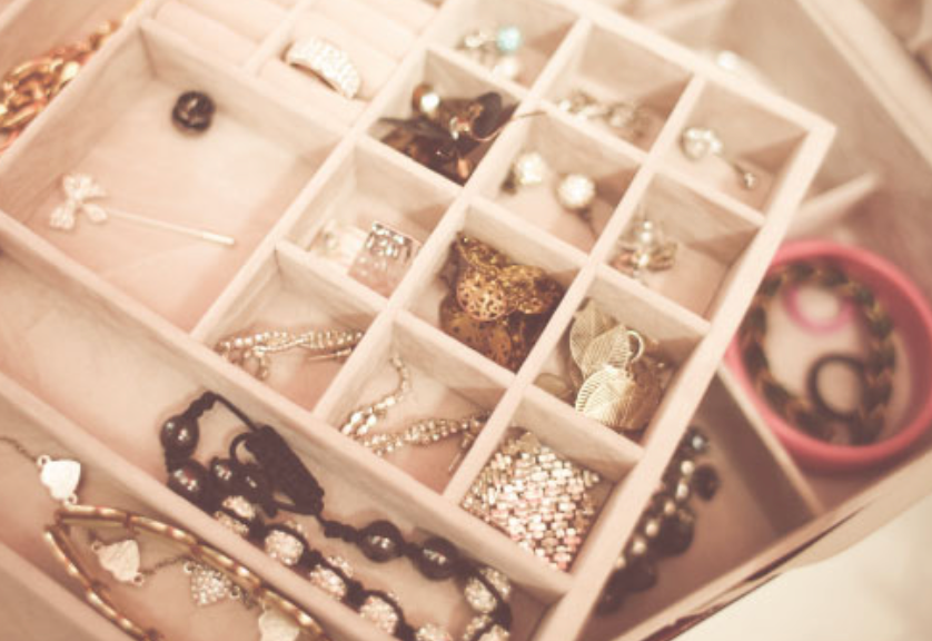 Tips for Decluttering Your Jewellery Collection
