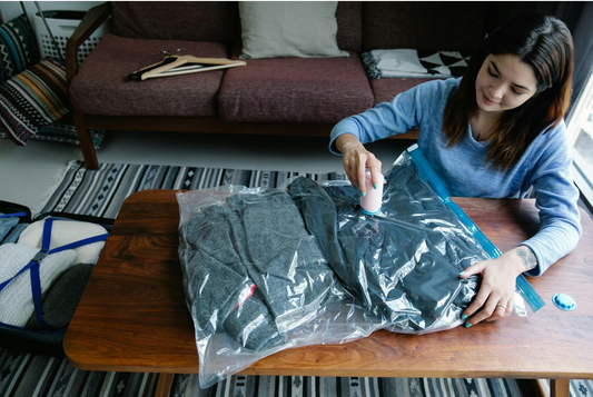 clutter organizing women