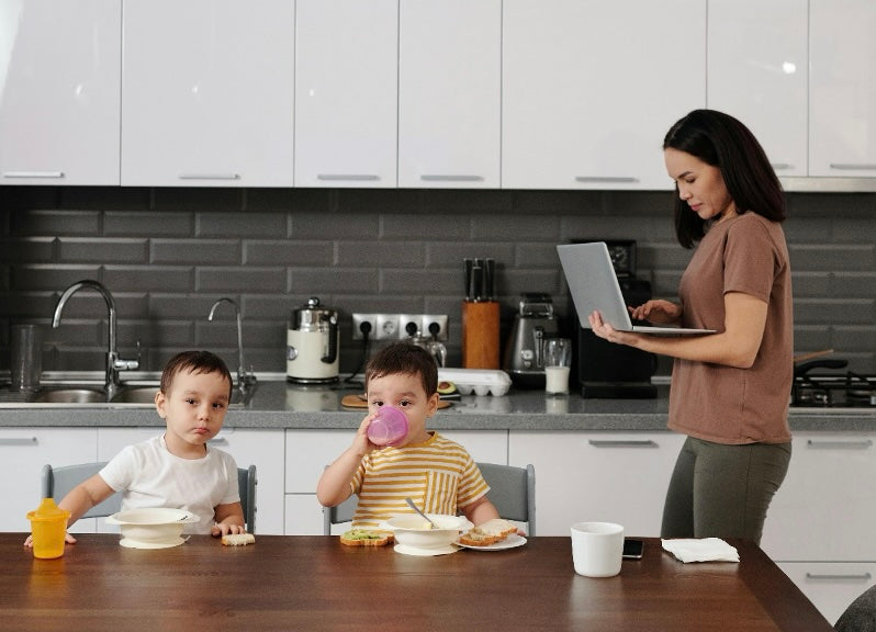 How Moms Can Balance Parenting and Pursuing Advanced Education