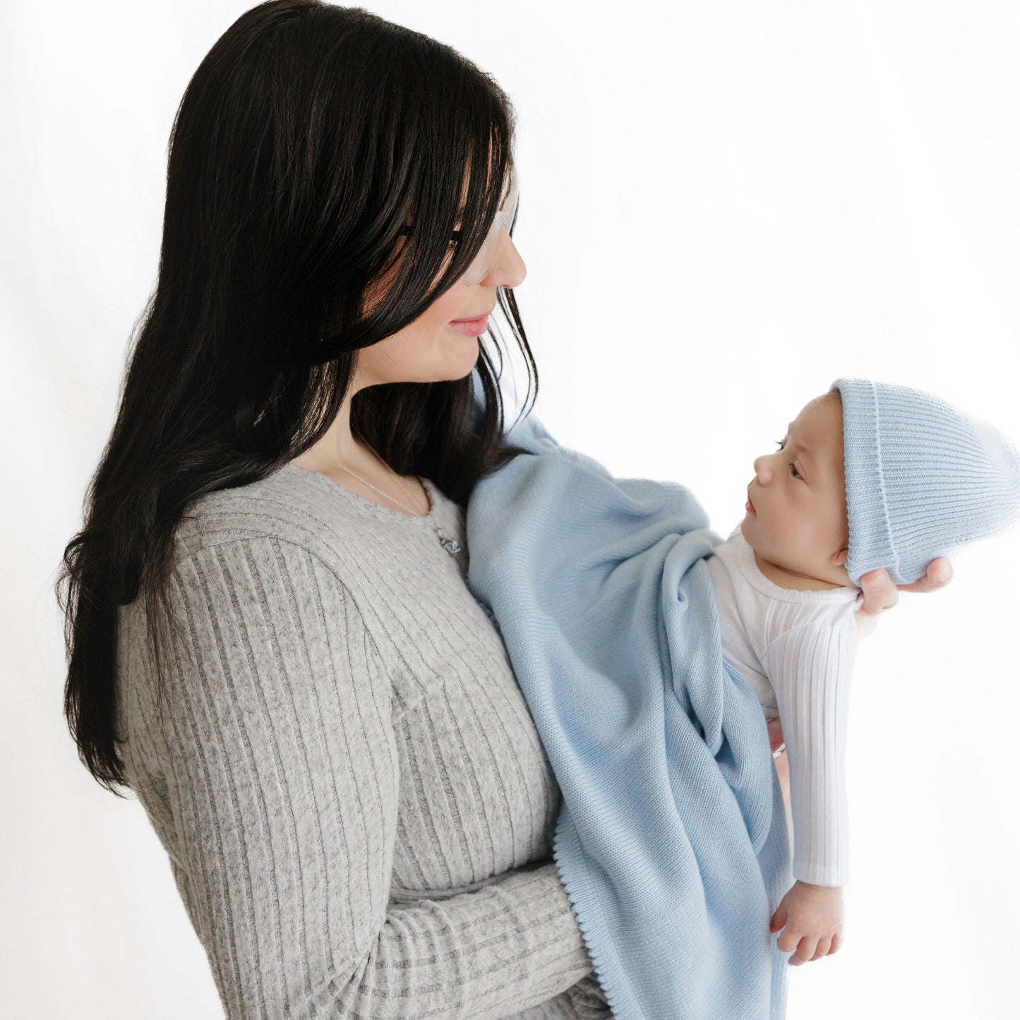 Baby Luxe Collection 100% Organic Cotton Luxury Knit Baby Blanket + Hat Set with Gift Box Bleu La La