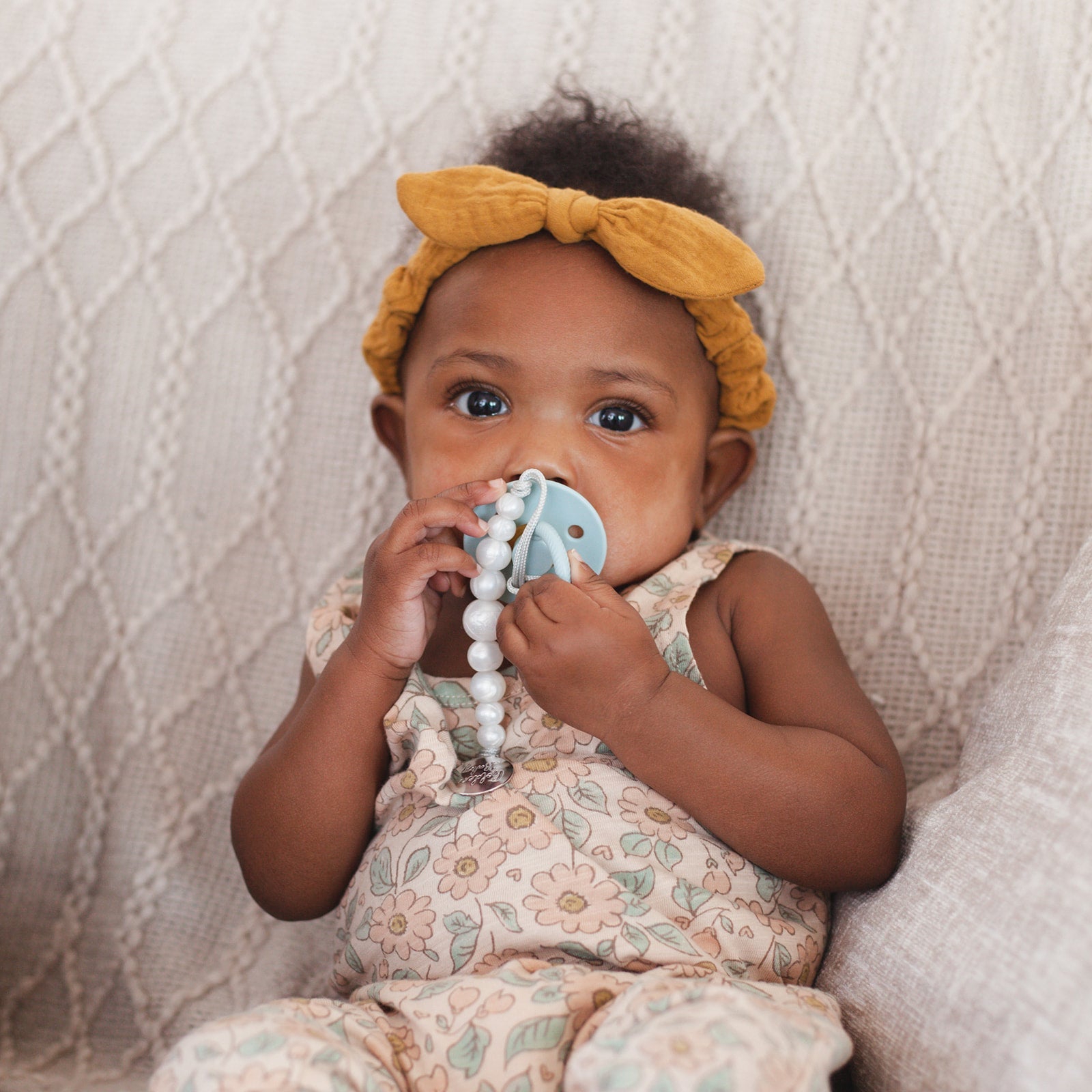 Baby Strand Clip // Pearl Golden Baby